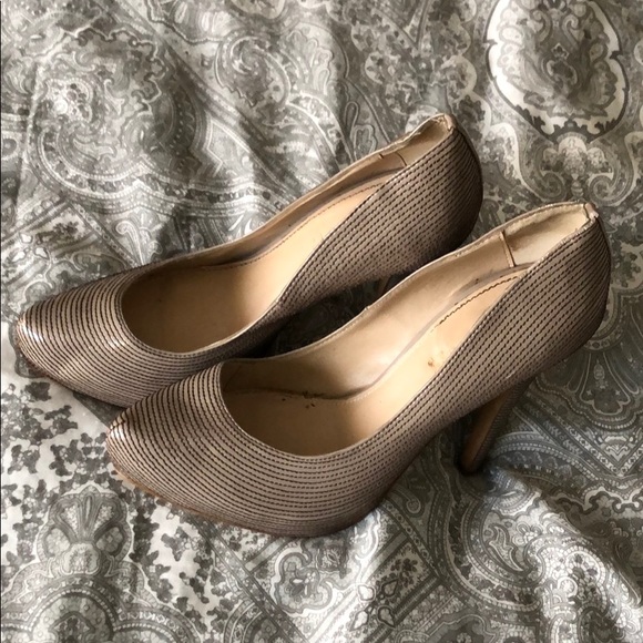 Colin Stuart Nude Pump - Picture 2 of 5